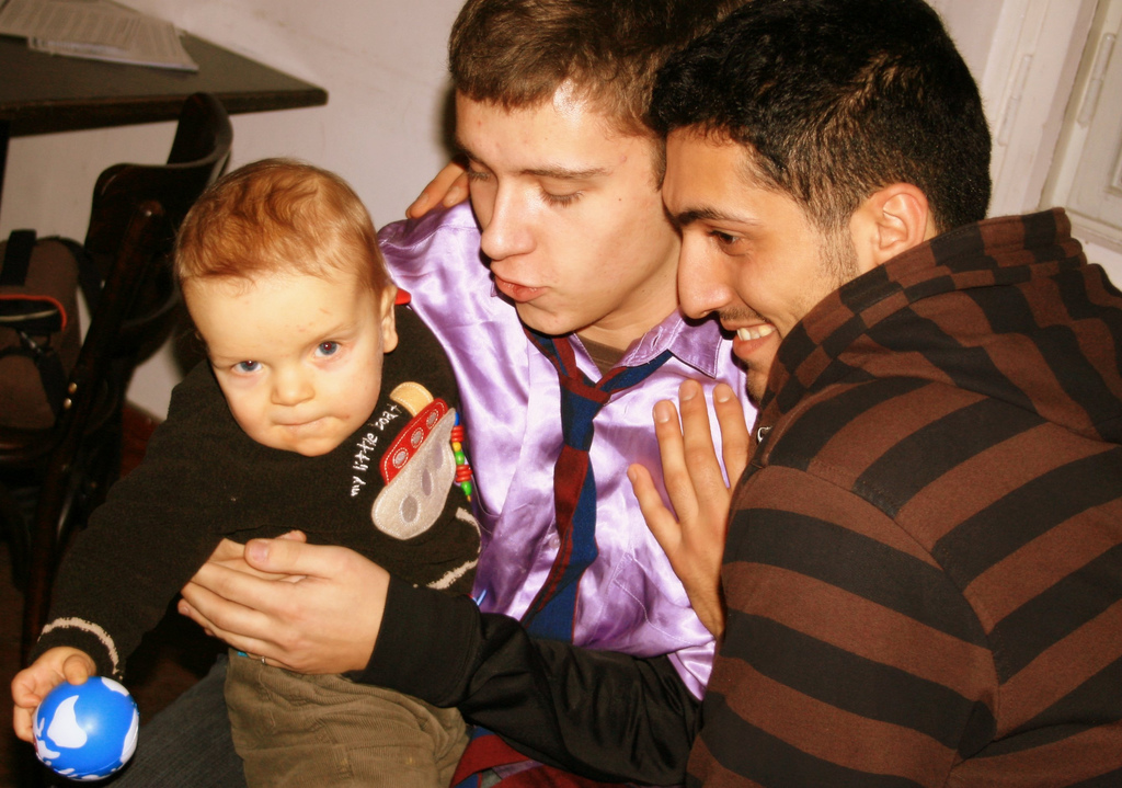 Familia homoparental: definición y polémica sobre la adopción gay -  